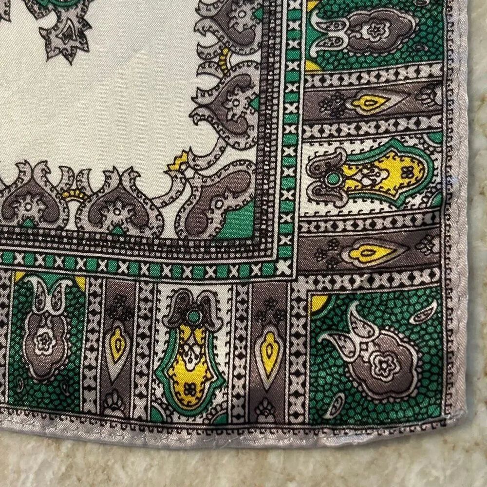 Scarf - Picture 2 of 5